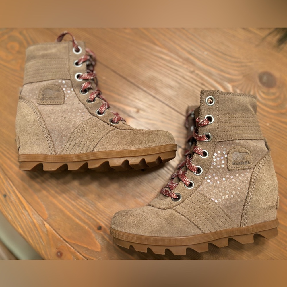 Sorel Meadow Lace II Suede Boots – Girls Size 2 - Picture 1 of 7